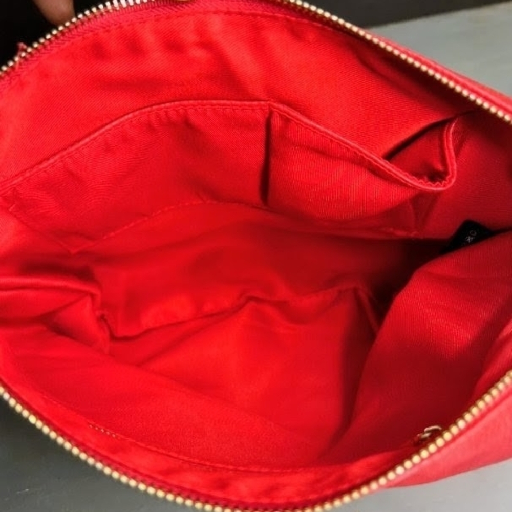 NWOT BCBG Red Bag - Picture 4 of 9